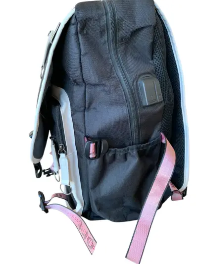 Mochila negra con diseño de Stitch y correas rosadas - miniatura 3