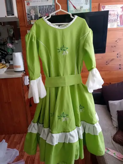 Vestido de Cueca Chilena para niño y adolescente - miniatura 2