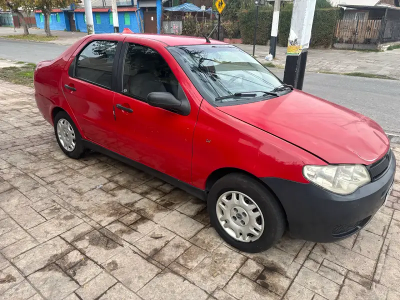 Fiat Palio rojo en buen estado - 4