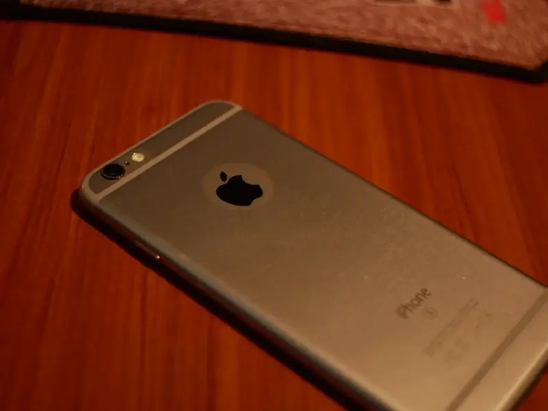 iPhone 6s en buen estado - 2