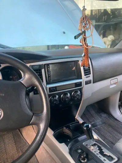 Toyota 4Runner 4x2 2005 - miniatura 3