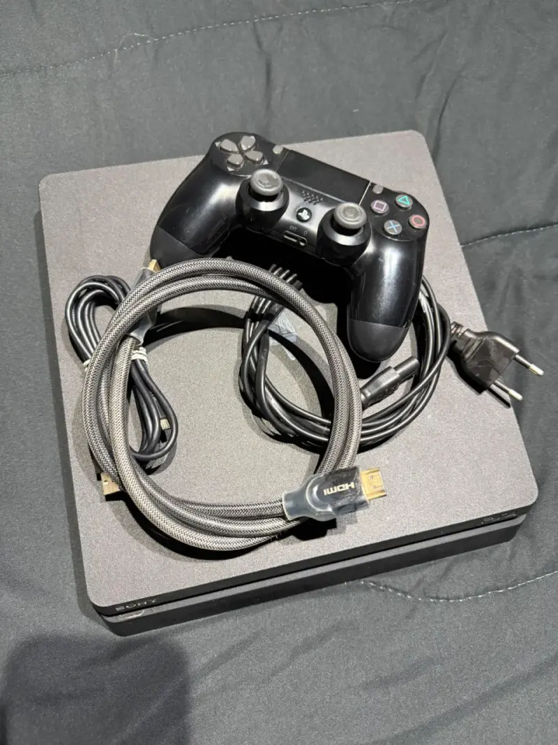Consola PlayStation 4 Slim con Control
