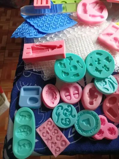 Set de moldes para repostería y manuali - miniatura 1
