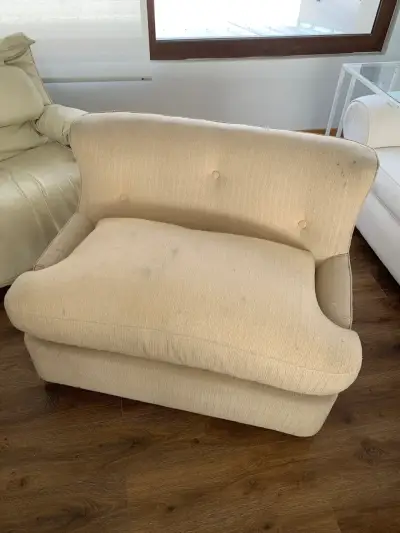 Pequeño Sofá beige en buen estado - miniatura 1