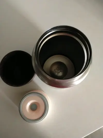 Termo de acero inoxidable con tapa hermética - miniatura 2