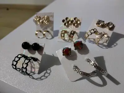 Set de aros variados para mujer - miniatura 3
