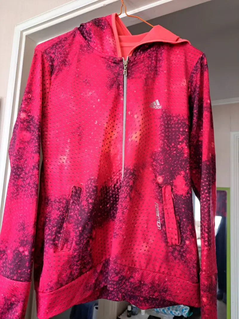Chaqueta deportiva Adidas rosa con capucha - 2