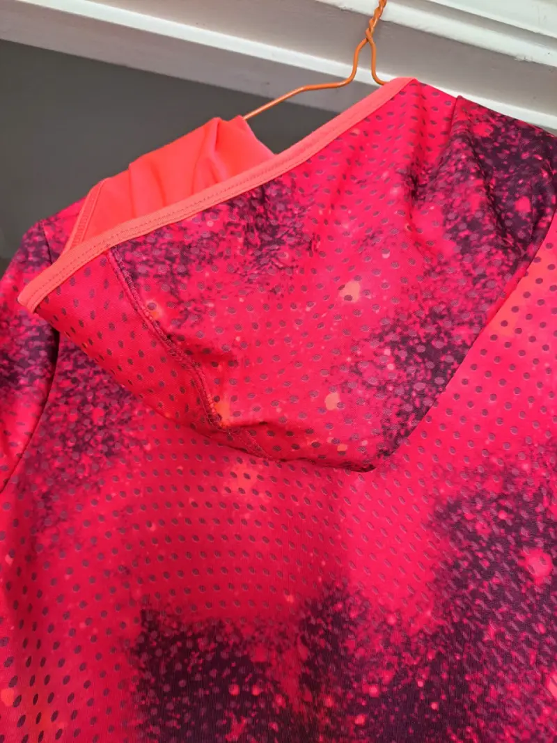 Chaqueta deportiva Adidas rosa con capucha - 4
