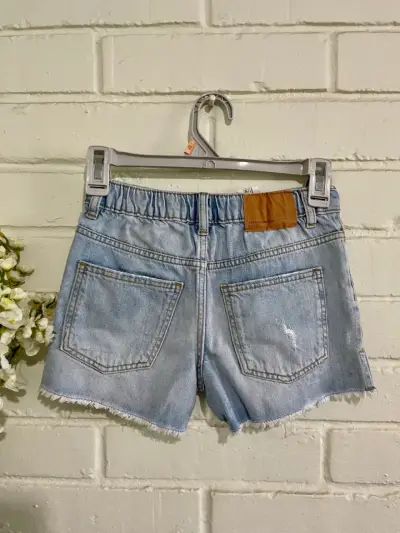 Shorts de mezclilla desgastados para niña Zara - miniatura 2