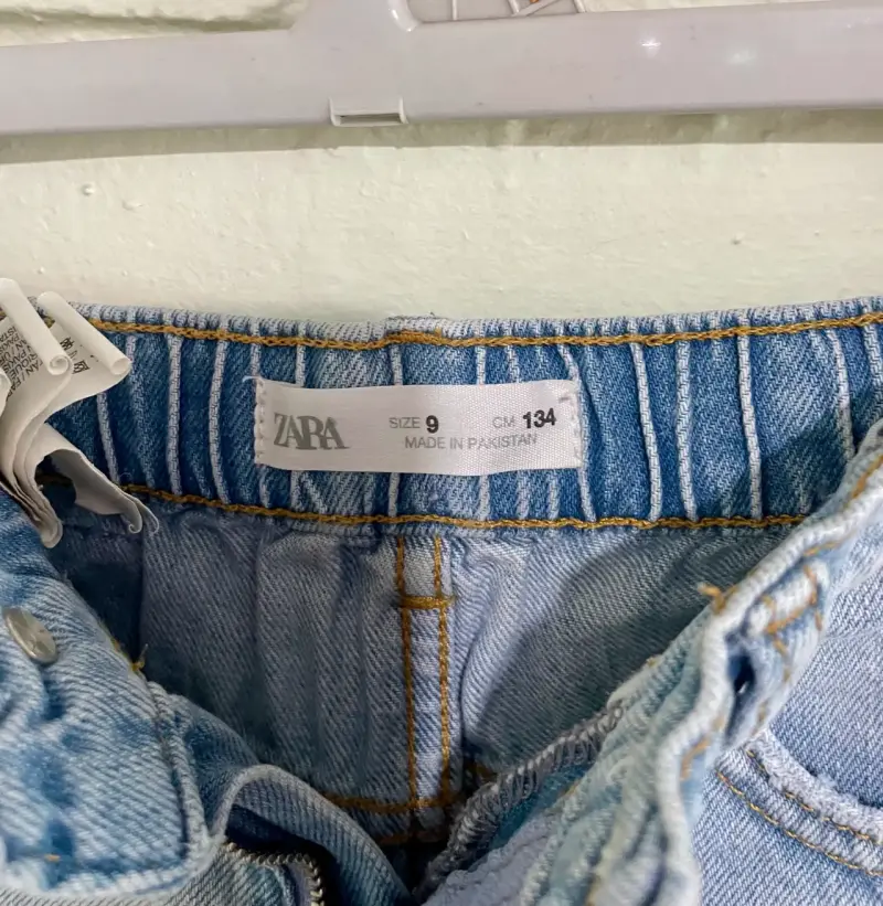 Shorts de mezclilla desgastados para niña Zara - 3