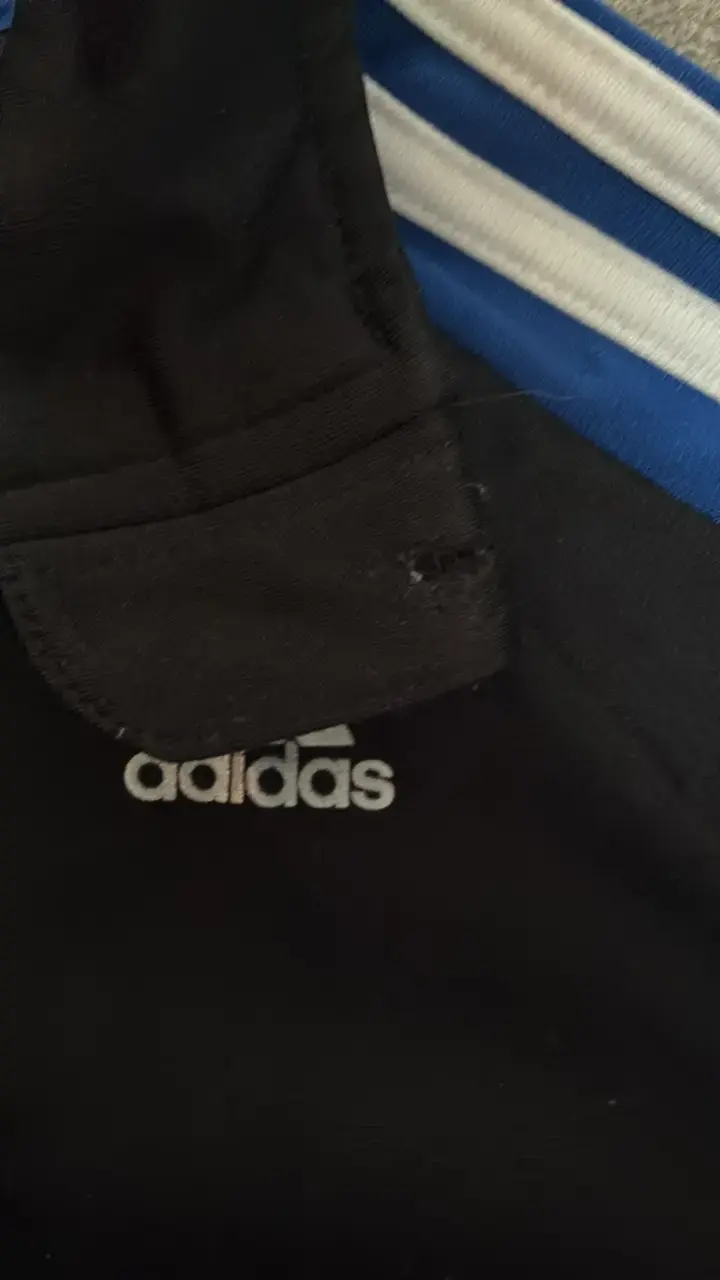Chaqueta deportiva Adidas negra y azul para niños - 4