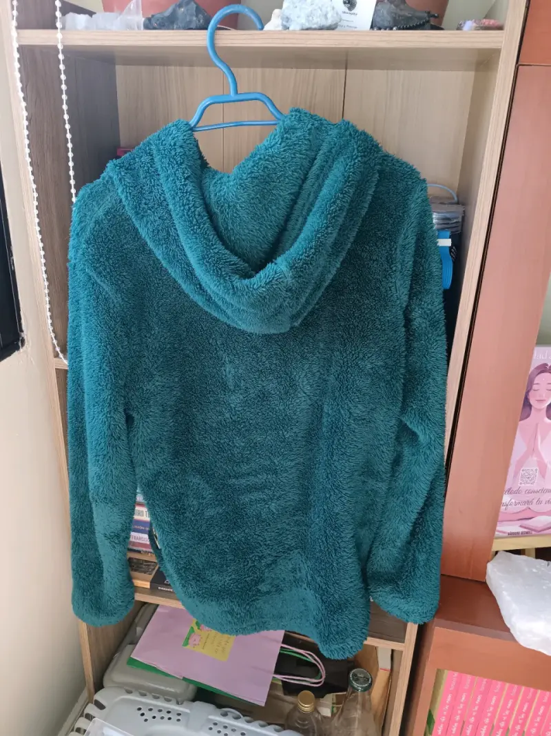Polerón de polar verde con capucha y botones - 2