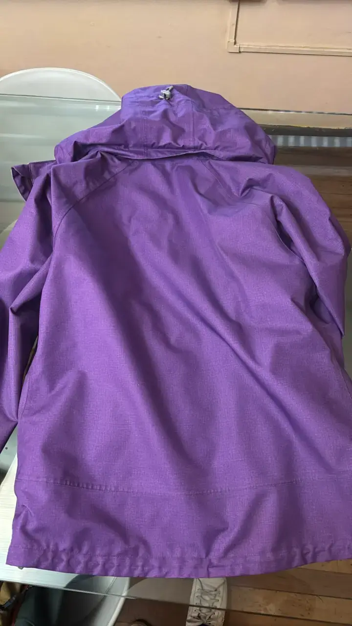 Chaqueta impermeable morada Doite para mujer - 3