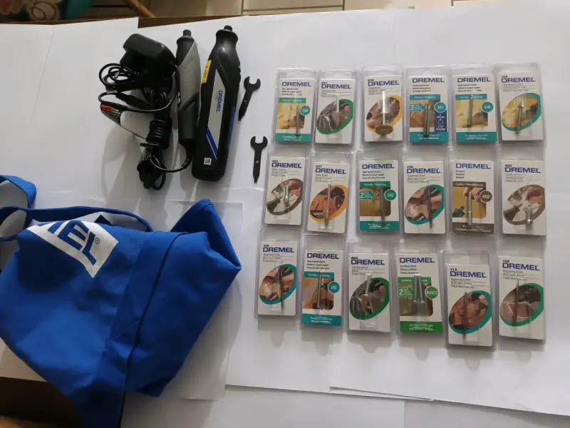 Pack Dremel 7350 + Stylo + accesorios + delantal - 1