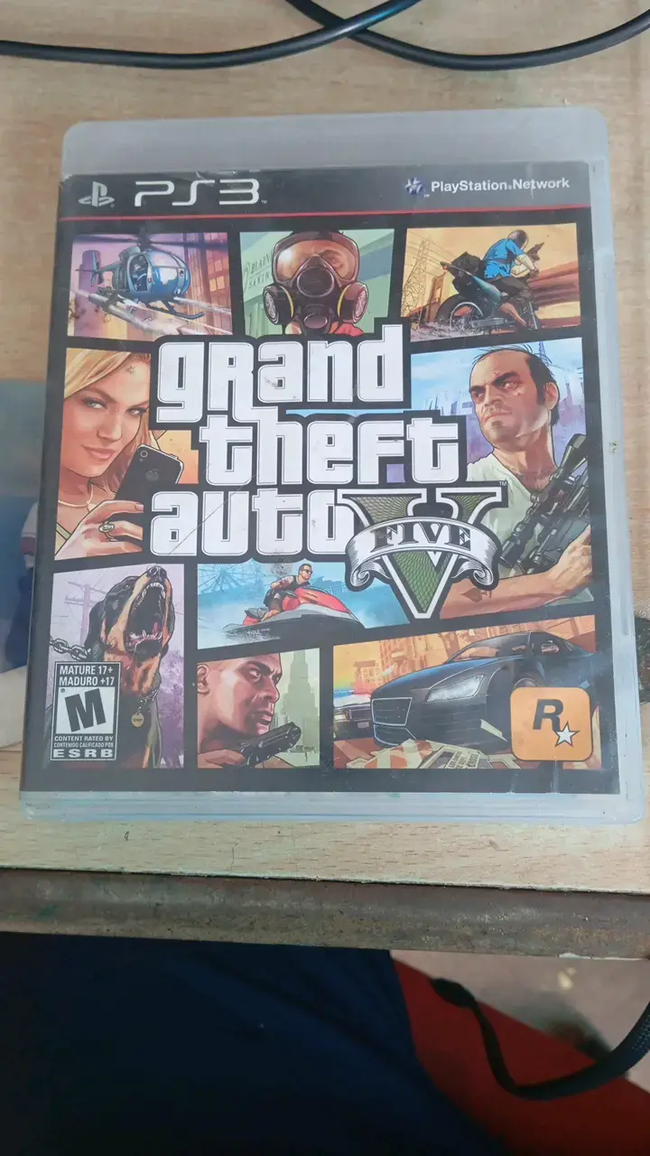 Juego PS3 Grand Theft Auto V con mapa - 1