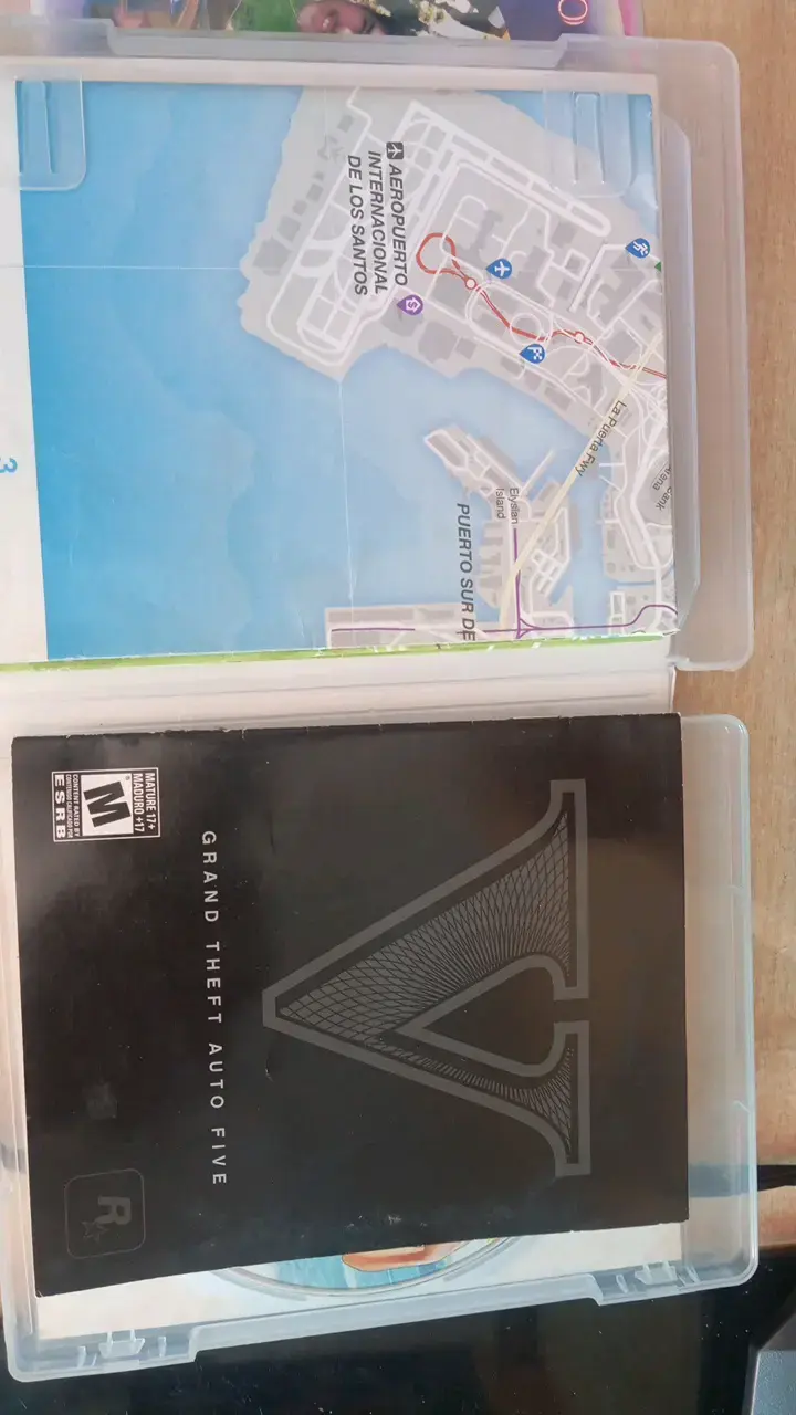Juego PS3 Grand Theft Auto V con mapa - 2
