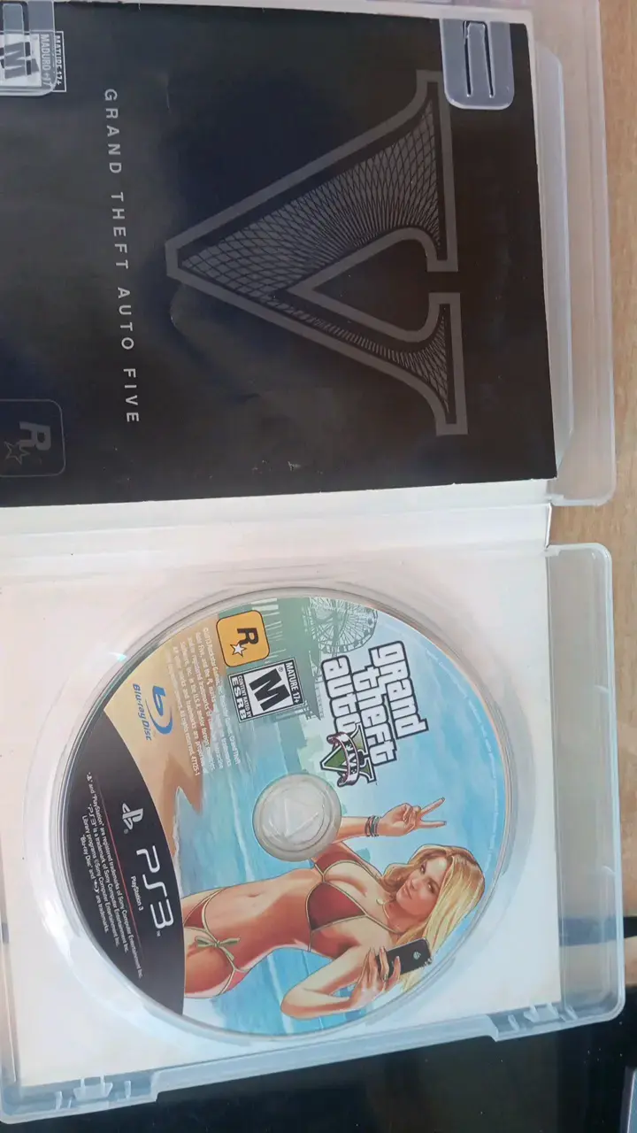 Juego PS3 Grand Theft Auto V con mapa - 3