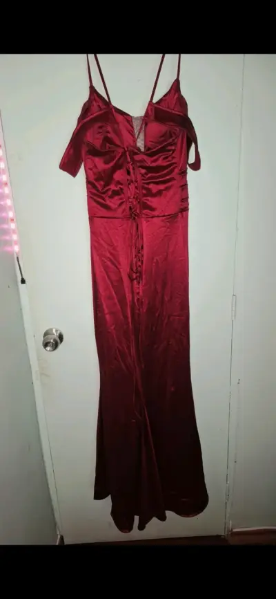 Vestido largo rojo de fiesta con abertura - miniatura 5