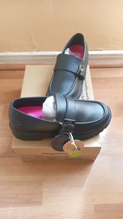 Zapatos escolares Bubblegummers negros para niños - miniatura 1