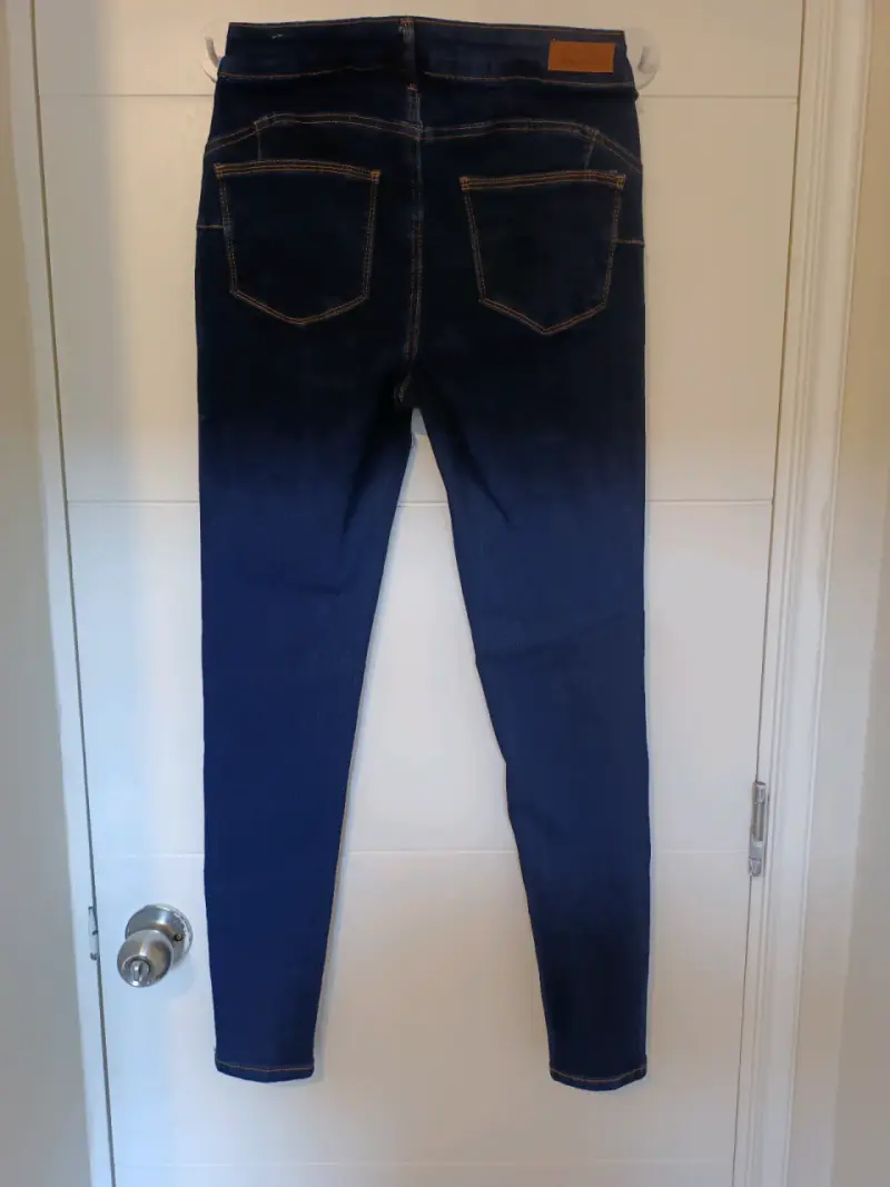 Jeans ajustados azul oscuro para mujer - 3