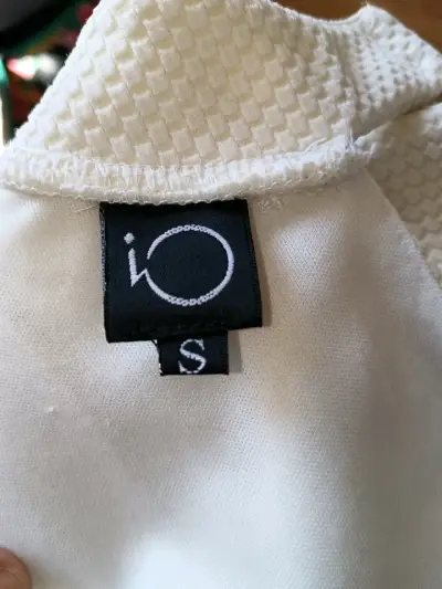 Vestido blanco sin mangas elegante - miniatura 3