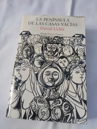 Libro 'La Península de las Casas Vacías' de David Uclés - miniatura 1