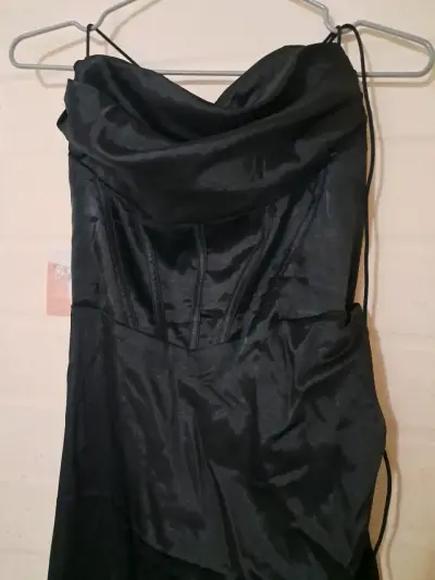 Vestido largo negro con abertura lateral - miniatura 2