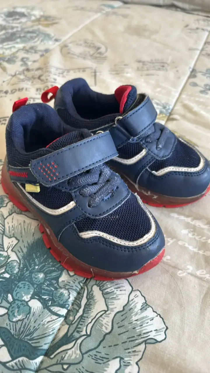 Zapatillas deportivas para niños azul y rojo - 1