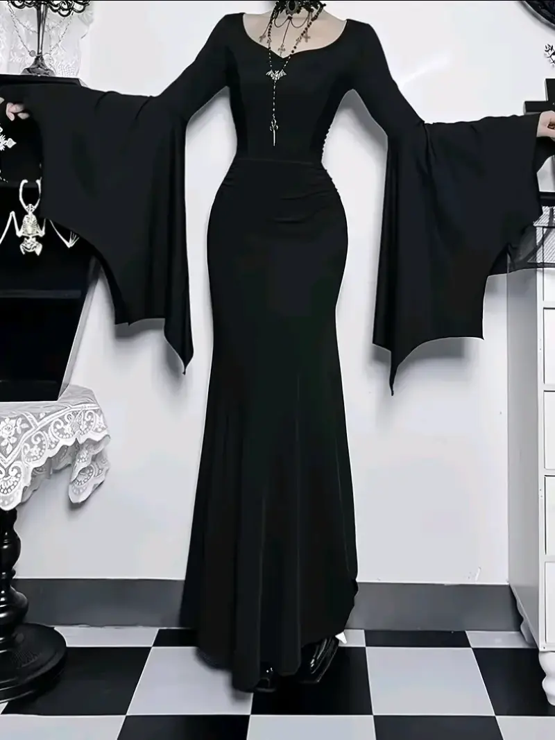 Vestido largo negro con mangas acampanadas - 1