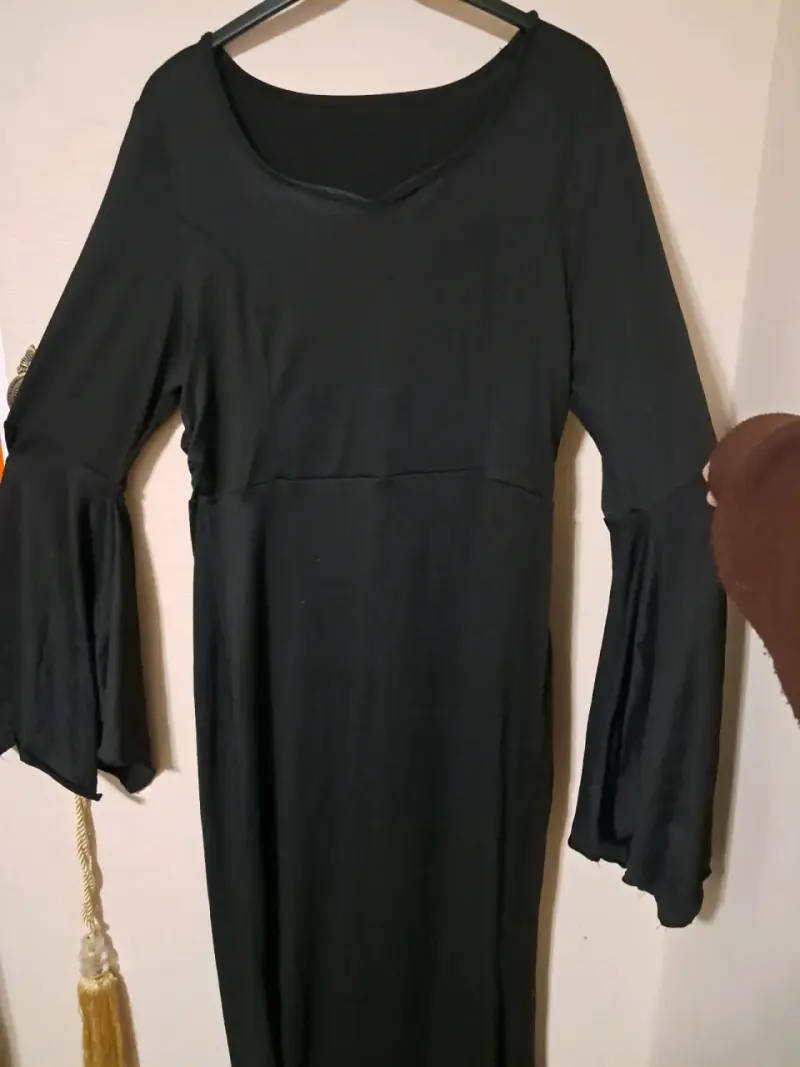 Vestido largo negro con mangas acampanadas - 2