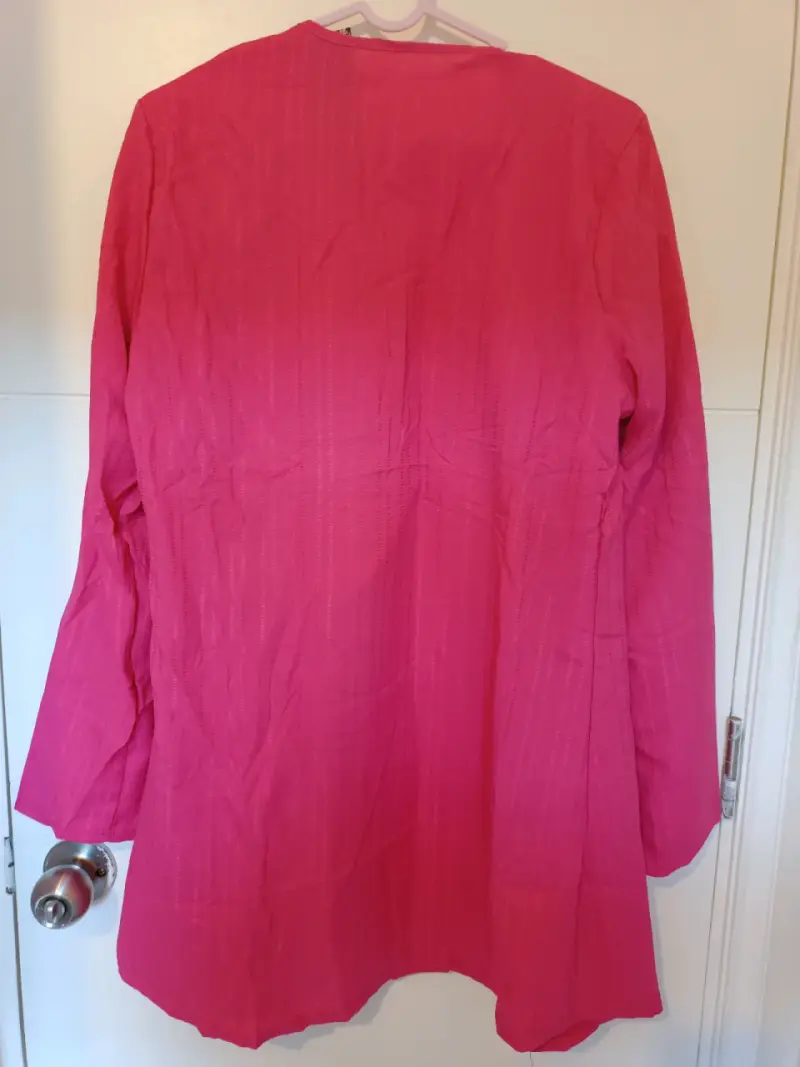 Blazer fucsia de mujer con diseño moderno - 2