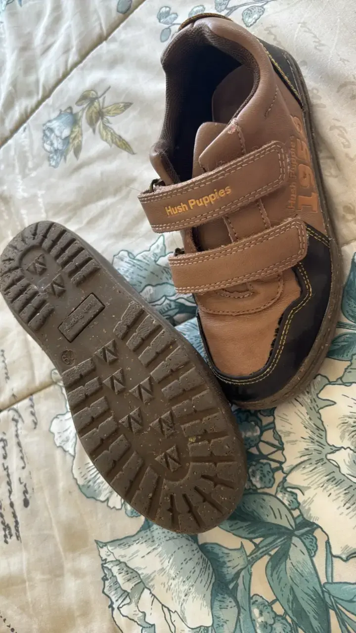 Zapatos infantiles Hush Puppies café con velcro - 2
