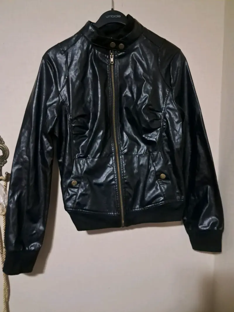 Chaqueta de cuero negra estilo gótico - 2
