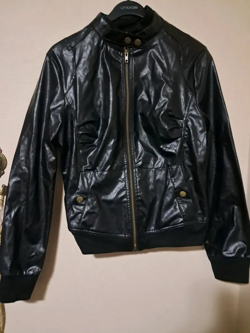 Chaqueta de cuero negra estilo gótico - 3