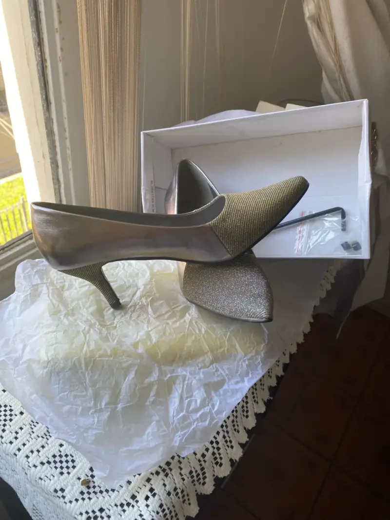 Zapatos de Tacón Plateados Elegantes - 1