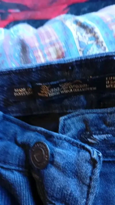 Jeans de mujer con diseño floral - miniatura 2