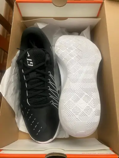 Zapatillas deportivas Nike negras nuevas - miniatura 4