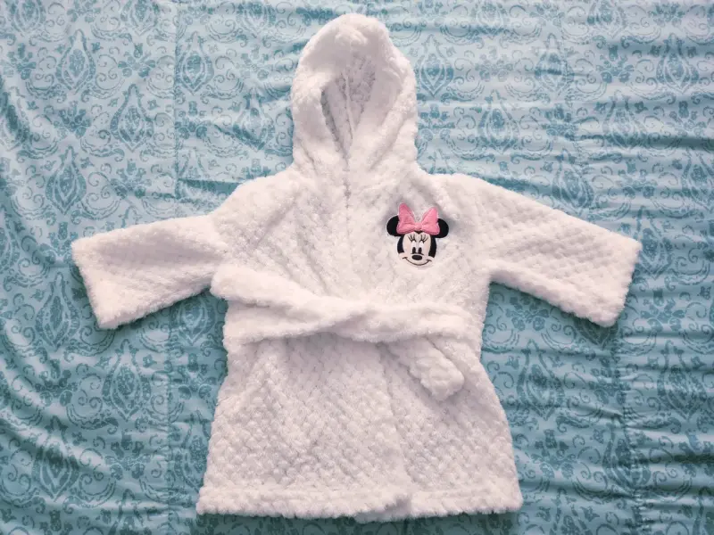 Bata de baño infantil con diseño de Minnie Mouse