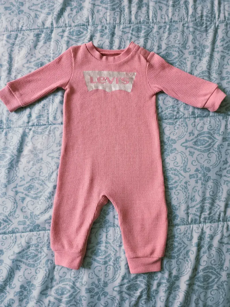 Enterito rosa para bebé Levi's