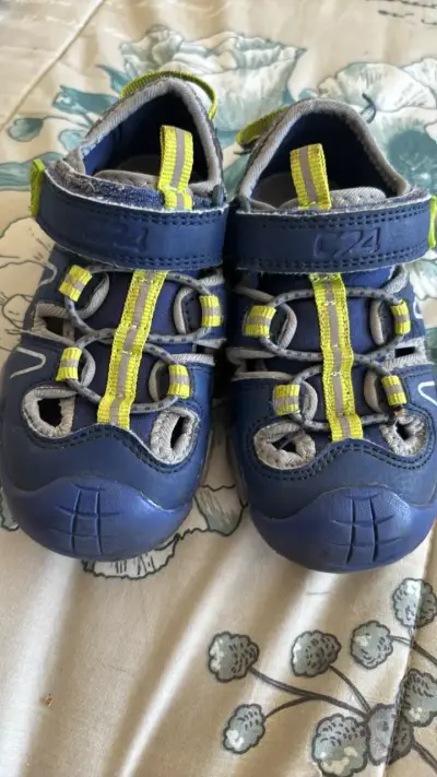 Sandalias deportivas niño en excelente estado. - miniatura 1