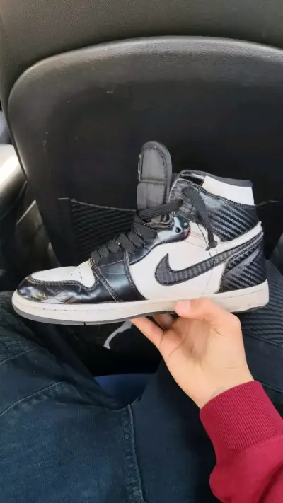 Zapatillas deportivas negras y blancas Nike - miniatura 1