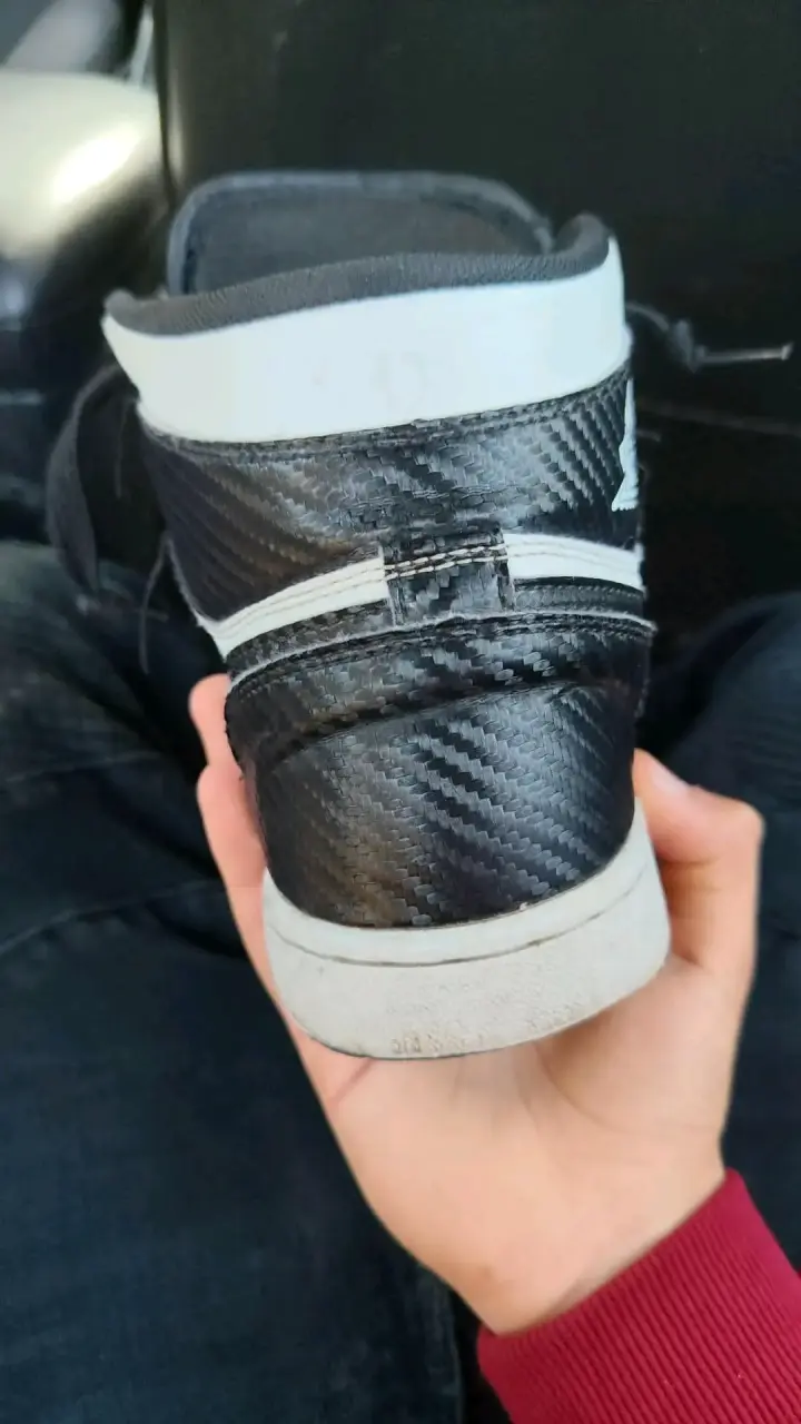 Zapatillas deportivas negras y blancas Nike - 4