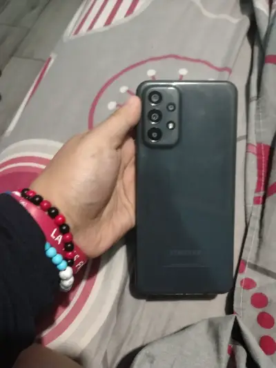 Smartphone Samsung Galaxy A23 en buen estado - miniatura 2