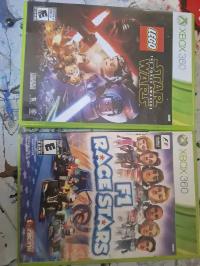 Juegos Xbox 360 LEGO Star Wars y F1 Race Stars - miniatura 1