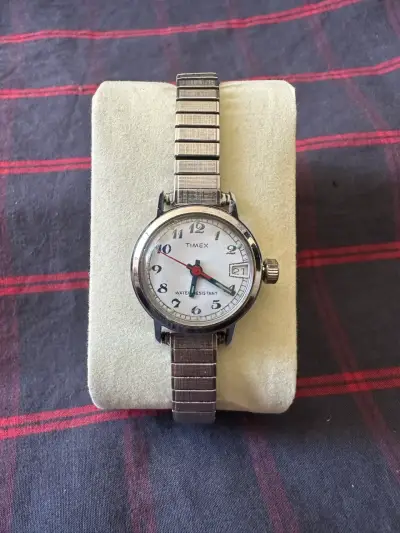 Reloj Timex de mujer correa metálica metálica - miniatura 1