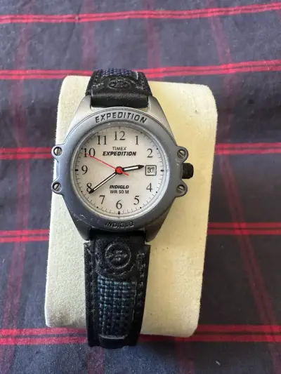 Reloj Timex Expedition Indiglo vintage de mujer - miniatura 3