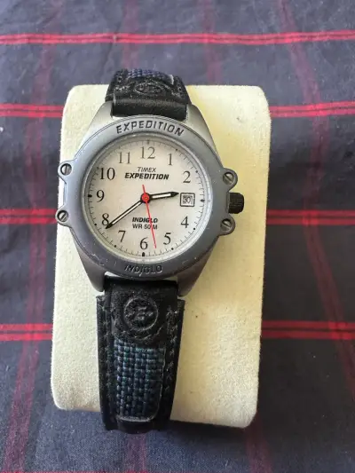 Reloj Timex Expedition Indiglo vintage de mujer - miniatura 4