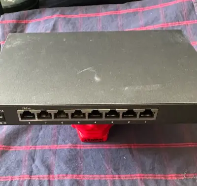 Switch Gigabit TP-Link 8 Puertos T1500G-8T - miniatura 3