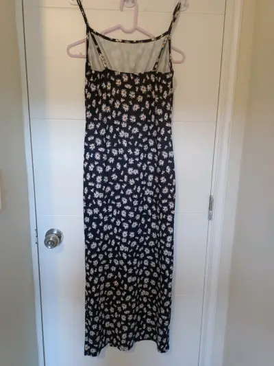 Vestido largo con estampado de margaritas - miniatura 4