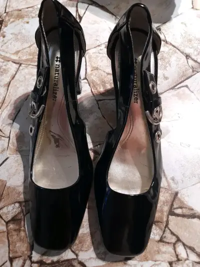 Zapatos de tacón alto negros Naturalizer elegantes - miniatura 1